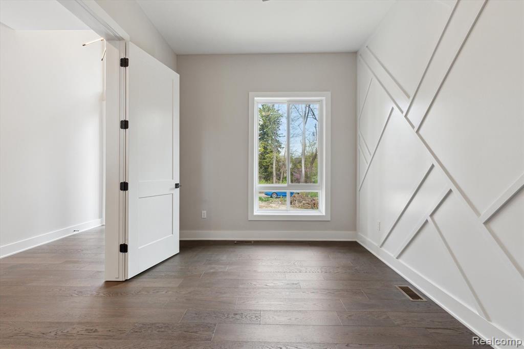 9 Annandale Road Leonard, MI 48367 - Photo 12 of 54