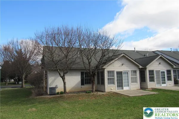 $285,000 | 1530 Harvest Drive West, Easton, PA 18040