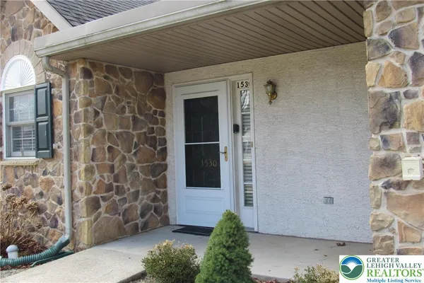 $285,000 | 1530 Harvest Drive West, Easton, PA 18040