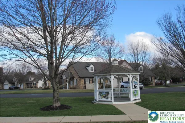 $285,000 | 1530 Harvest Drive West, Easton, PA 18040