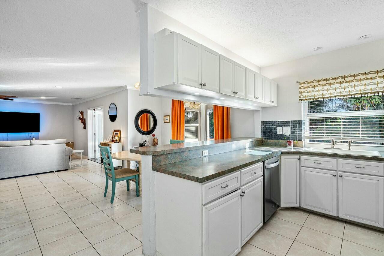 984 Southwest 5th Street Boca Raton, FL 33486 - Photo 11 of 35 tempImageRIELsQ