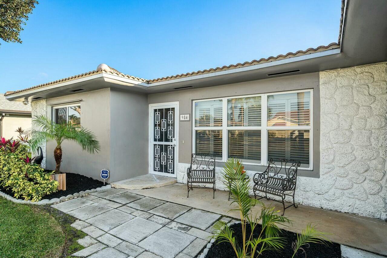 984 Southwest 5th Street Boca Raton, FL 33486 - Photo 4 of 35 porch