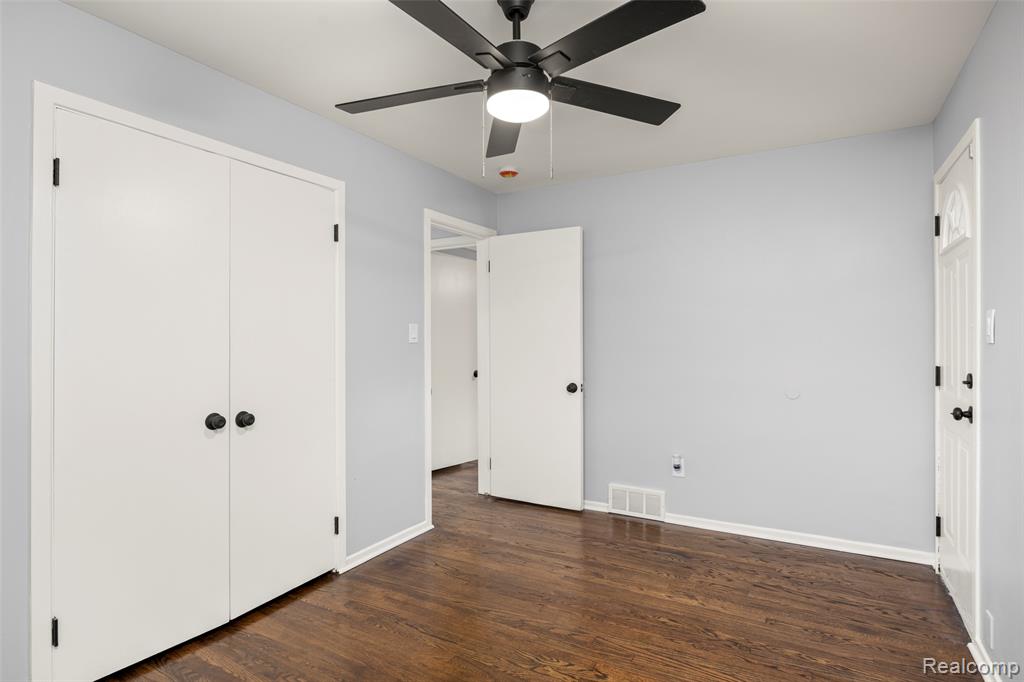 24270 Scotia Road Oak Park, MI 48237 - Photo 14 of 22