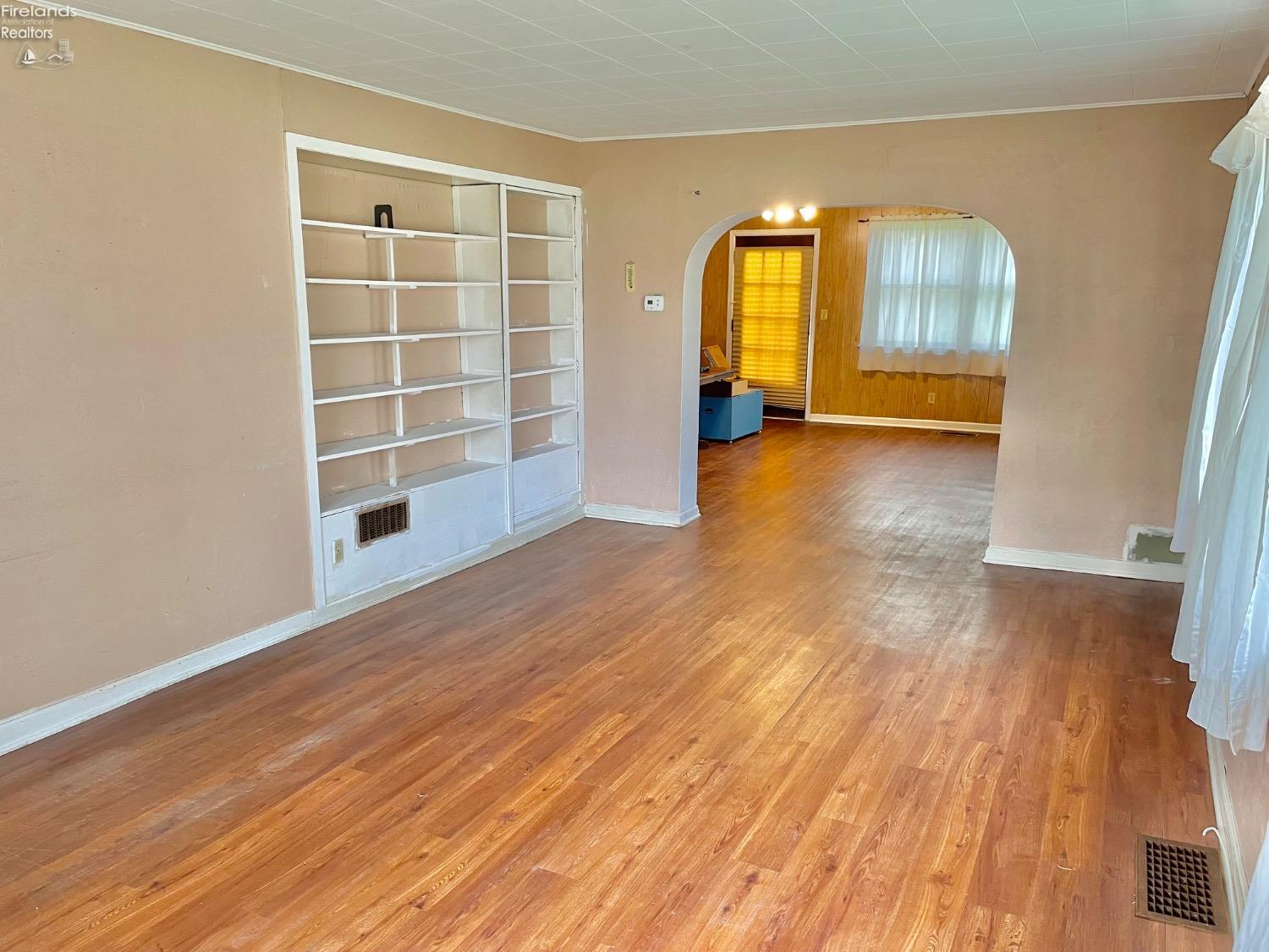 418 Spring Street Clyde, OH 43410 - Photo 13 of 40 Gallery Image 13