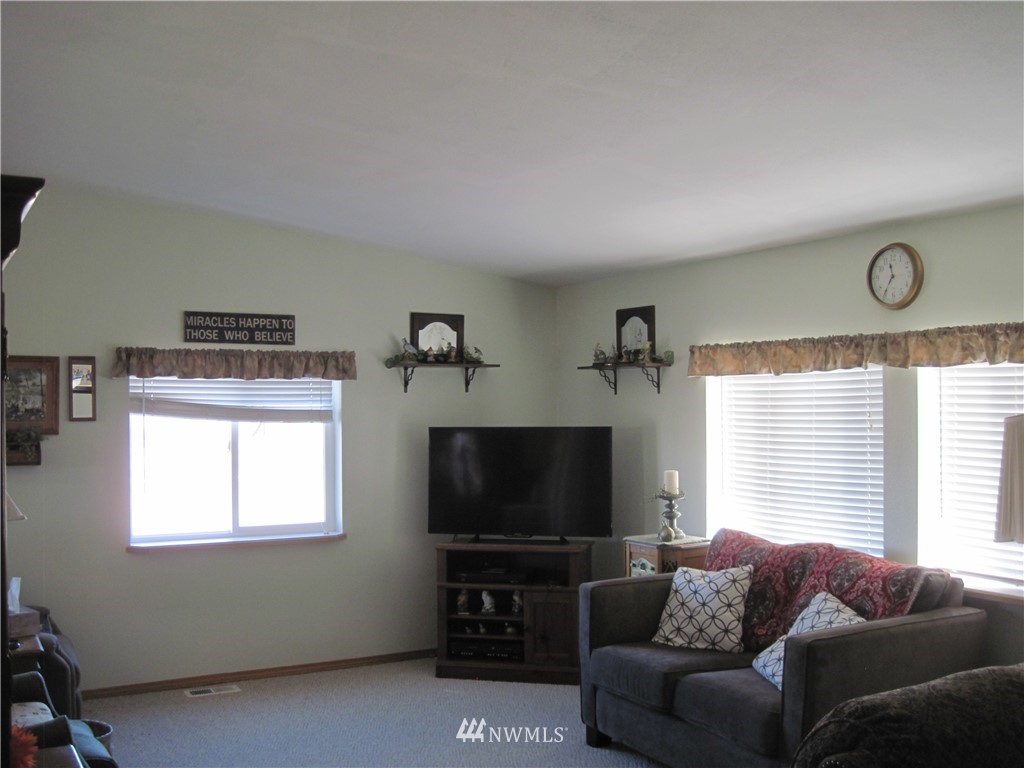 13090 Rd A.5 Northwest Ephrata, WA 98823 - Photo 2 of 25 Gallery Image 2