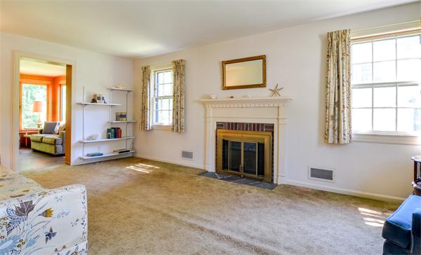 22 Barnesdale Road Natick, MA 01760 - Photo 2 of 17 Gallery Image 2