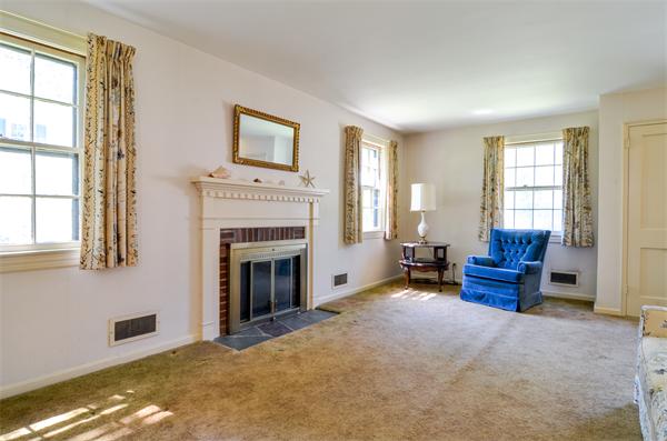 22 Barnesdale Road Natick, MA 01760 - Photo 4 of 17 Gallery Image 4