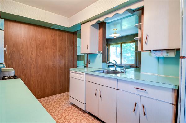22 Barnesdale Road Natick, MA 01760 - Photo 5 of 17 Gallery Image 5