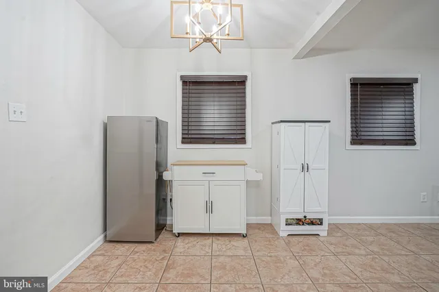 a view of a livingroom with furniture
