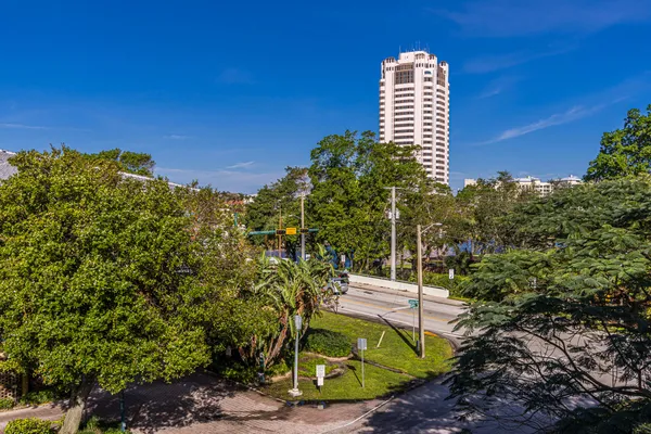 $2,600 | 1000 Spanish River Road, Unit 4G, Boca Raton, FL 33432