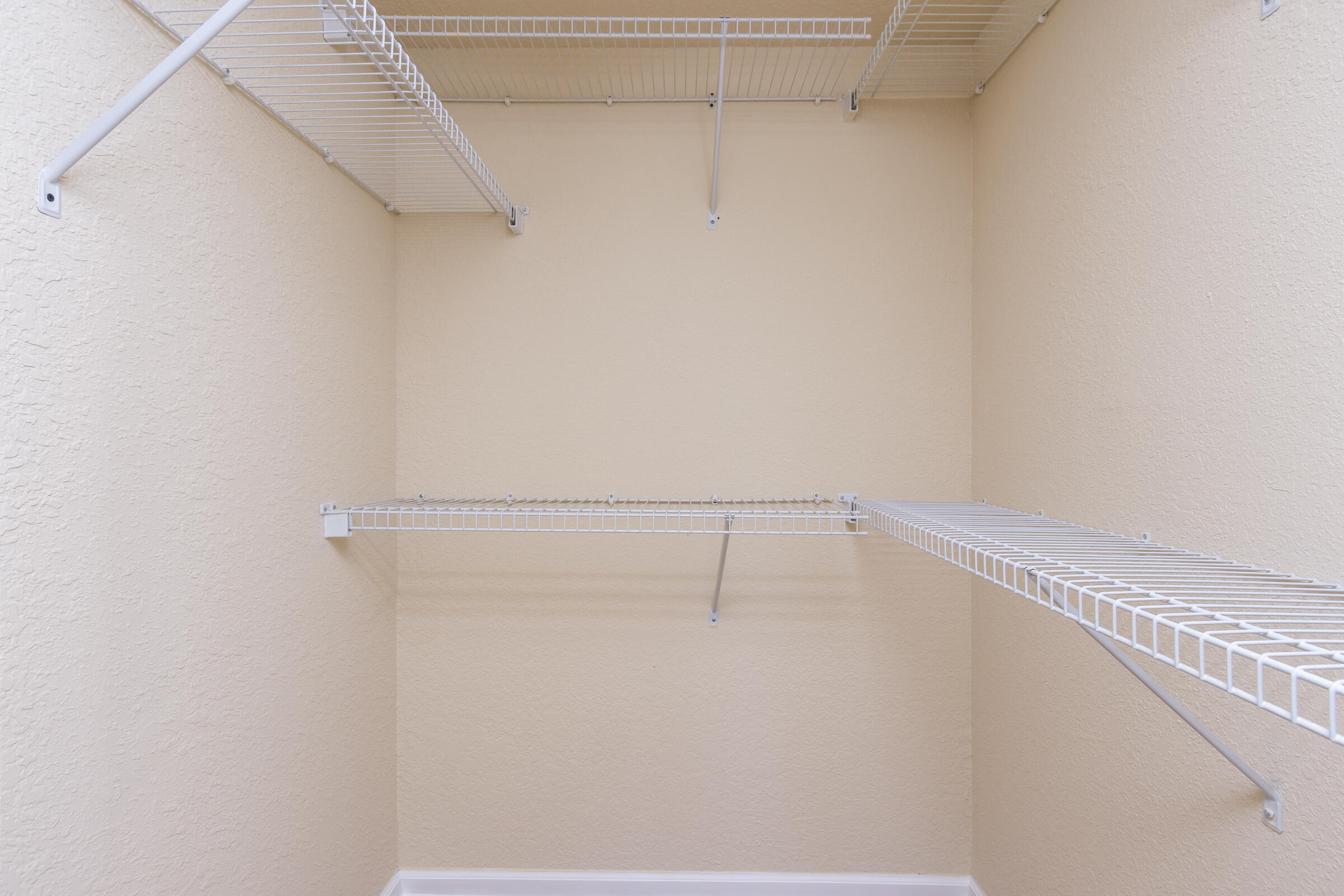 1000 Spanish River Road, Unit 4G Boca Raton, FL 33432 - Photo 25 of 51 Bedroom 1 Walk-in Closet