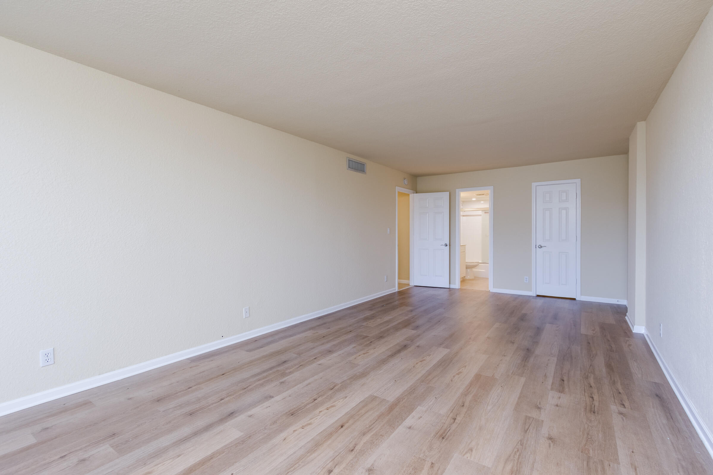 1000 Spanish River Road, Unit 4G Boca Raton, FL 33432 - Photo 30 of 51 Primary Bedroom