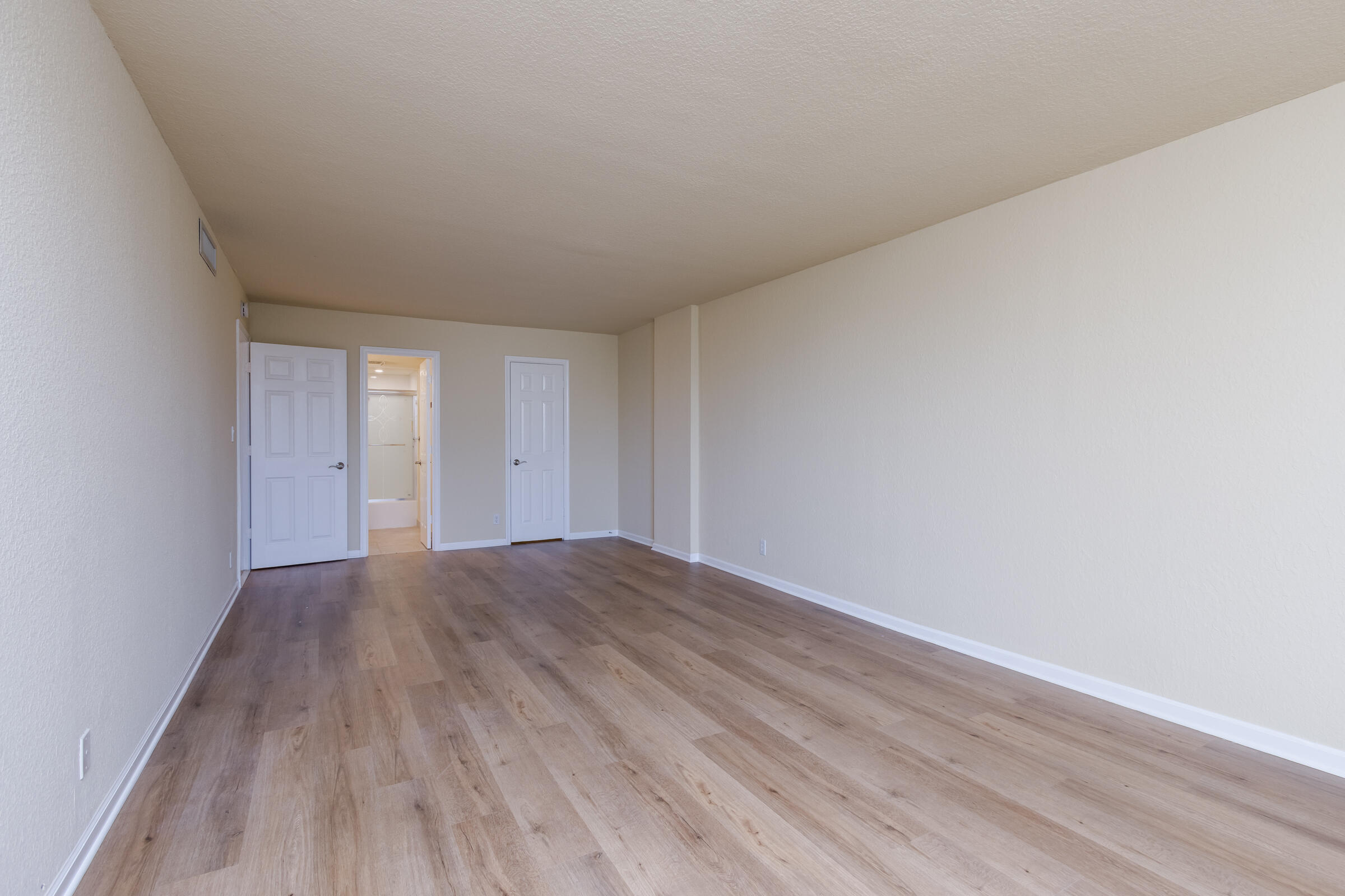 1000 Spanish River Road, Unit 4G Boca Raton, FL 33432 - Photo 31 of 51 Primary Bedroom