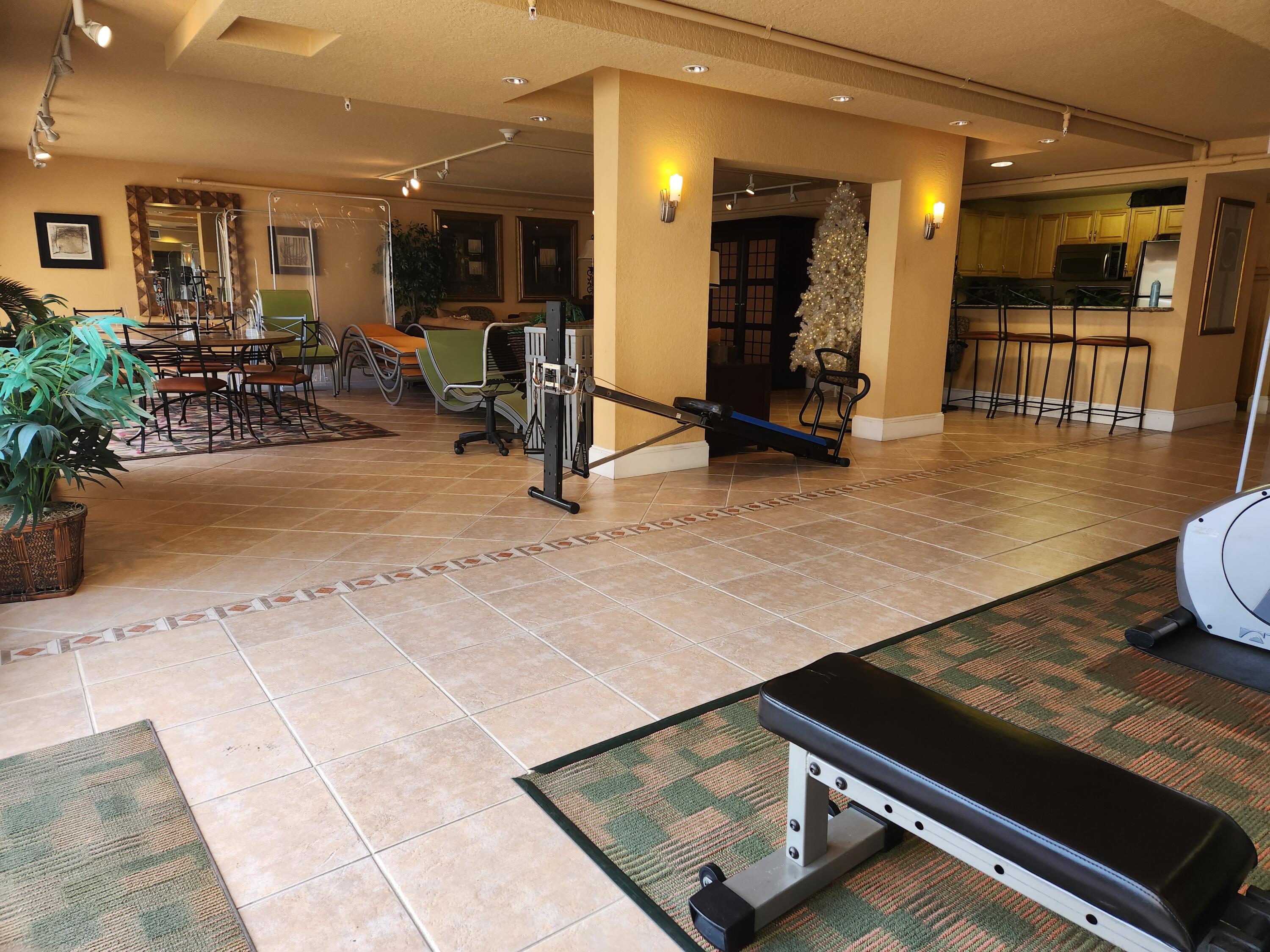 1000 Spanish River Road, Unit 4G Boca Raton, FL 33432 - Photo 42 of 51 Community Room