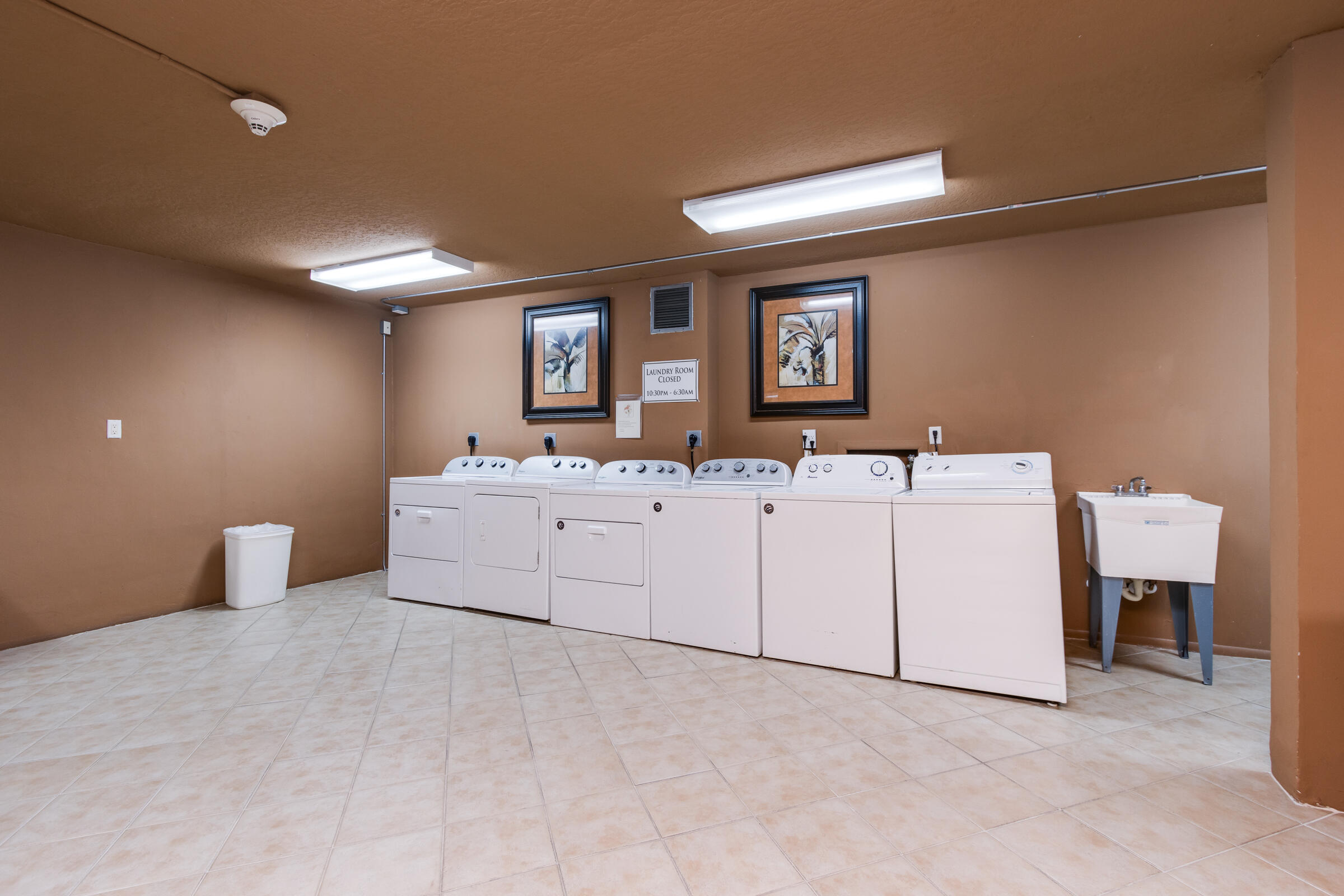 1000 Spanish River Road, Unit 4G Boca Raton, FL 33432 - Photo 45 of 51 Free Laundry