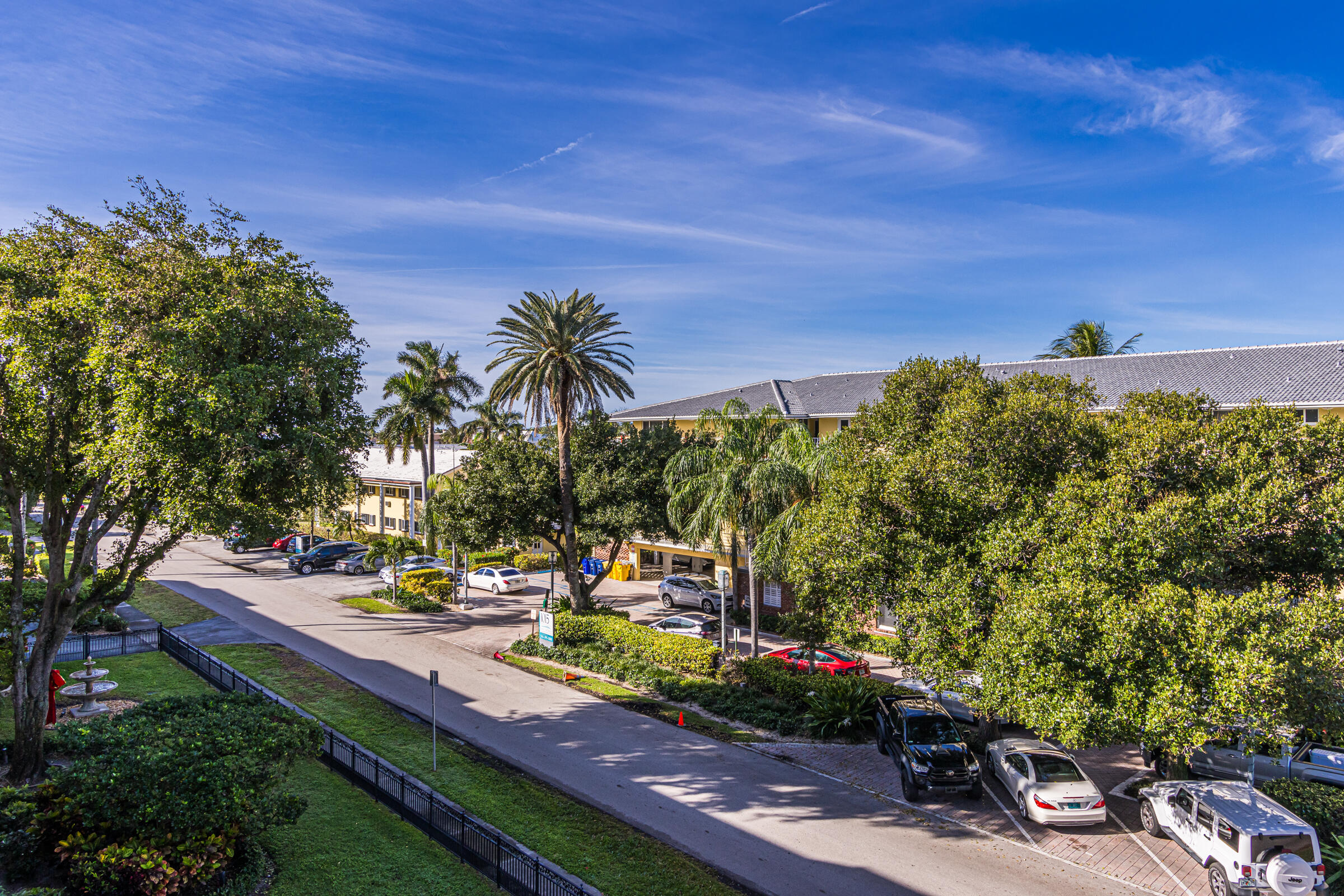 1000 Spanish River Road, Unit 4G Boca Raton, FL 33432 - Photo 8 of 51 Boca View South 2