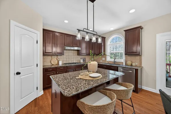 $875,000 | 110 Vintage Hill Circle, Apex, NC 27539