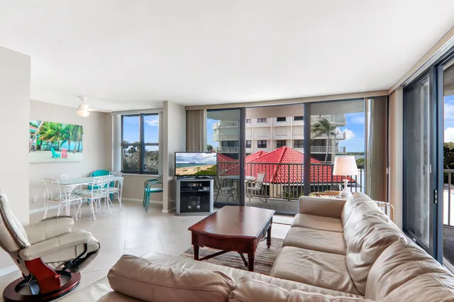 $475,000 | 5480 North Ocean Drive, Unit A1D, Singer Island, FL 33404
