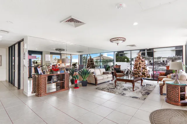 $475,000 | 5480 North Ocean Drive, Unit A1D, Singer Island, FL 33404