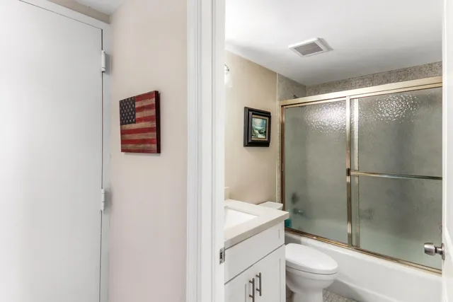 $475,000 | 5480 North Ocean Drive, Unit A1D, Singer Island, FL 33404