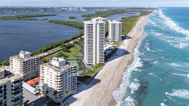 $475,000 | 5480 North Ocean Drive, Unit A1D, Singer Island, FL 33404