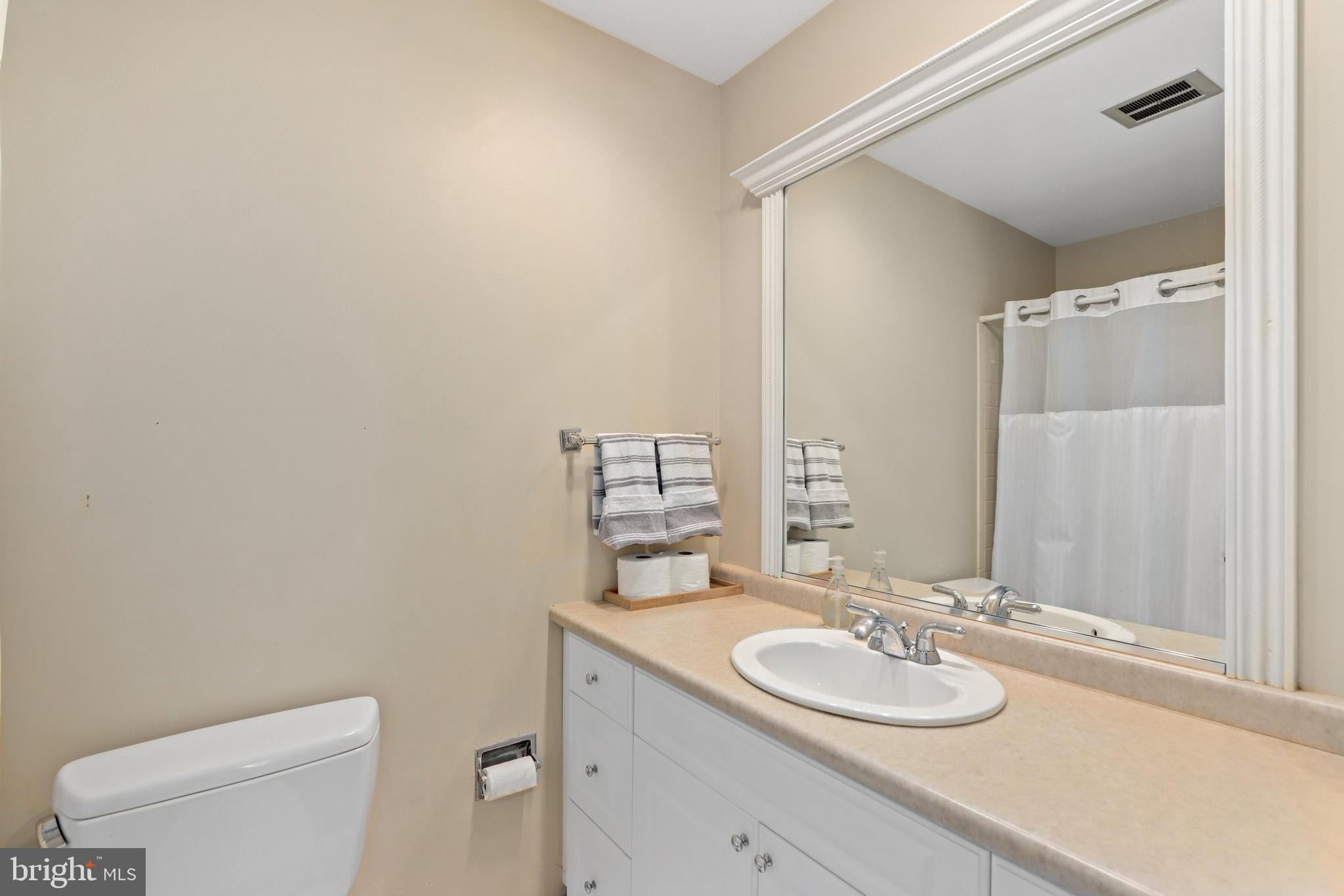 2422 Pony Lane Reston, VA 20191 - Photo 25 of 34