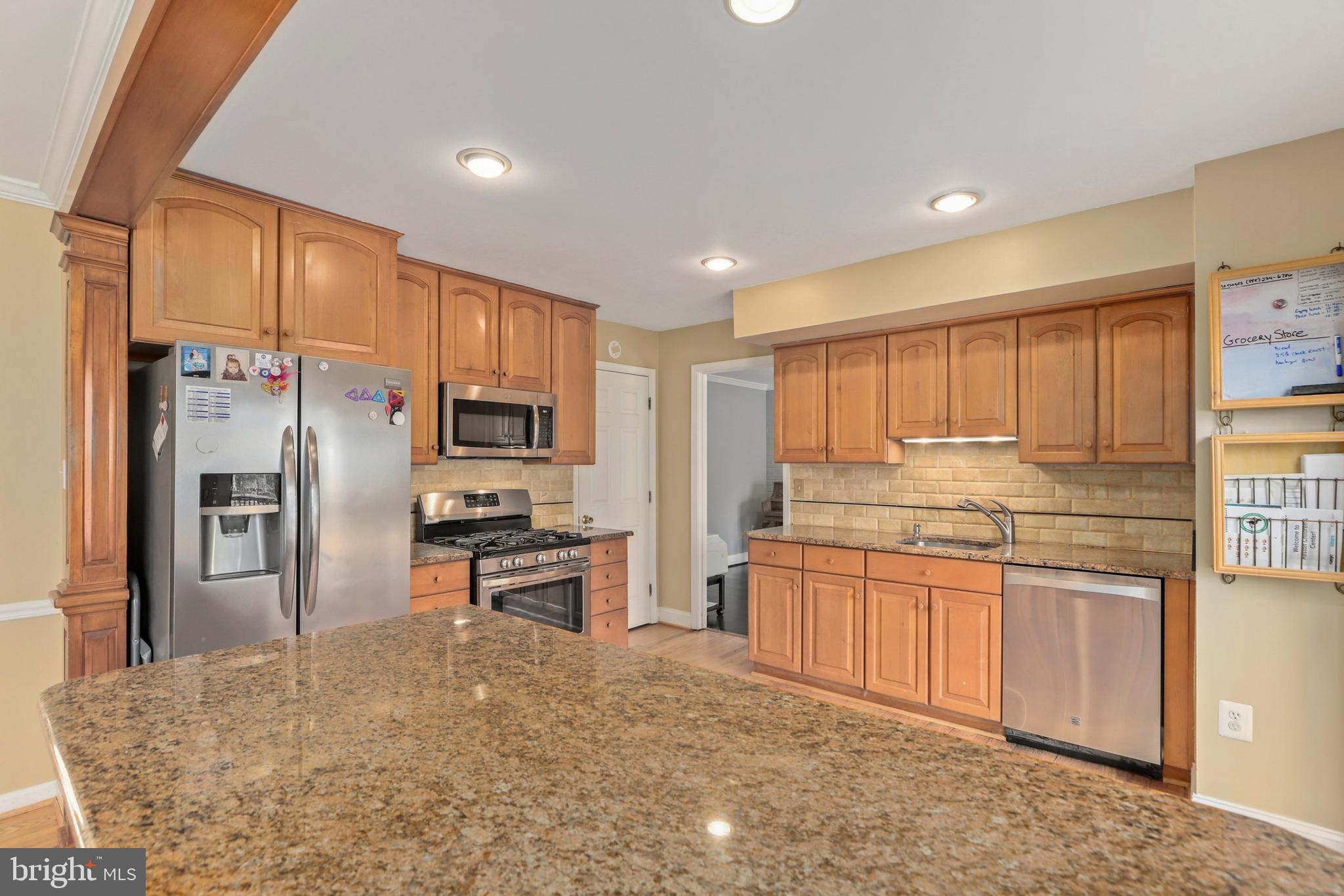 2422 Pony Lane Reston, VA 20191 - Photo 4 of 34