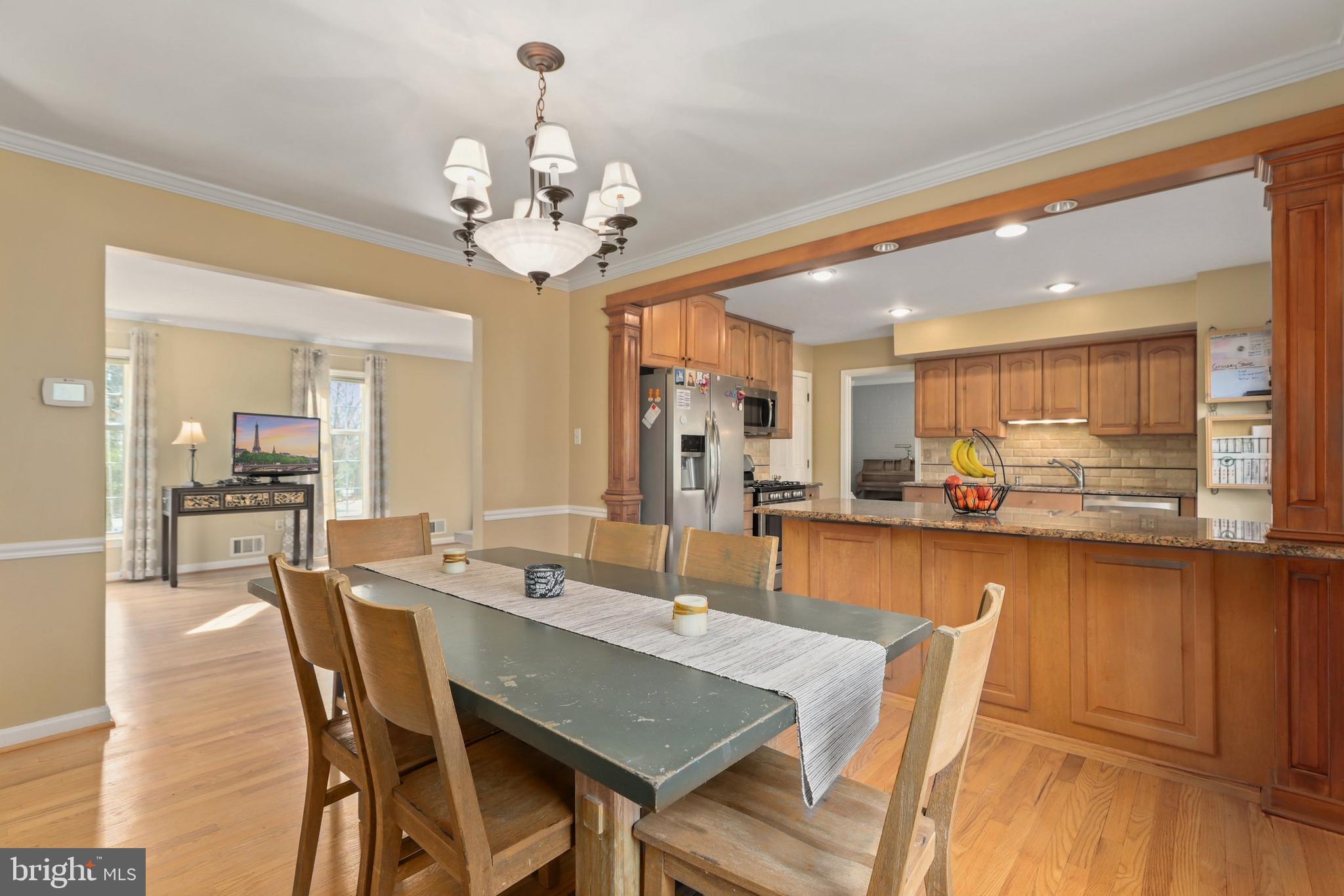 2422 Pony Lane Reston, VA 20191 - Photo 8 of 34