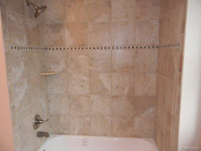 2035 Cattail Circle Rochester, MI 48309 - Photo 21 of 24 18 (4).JPG