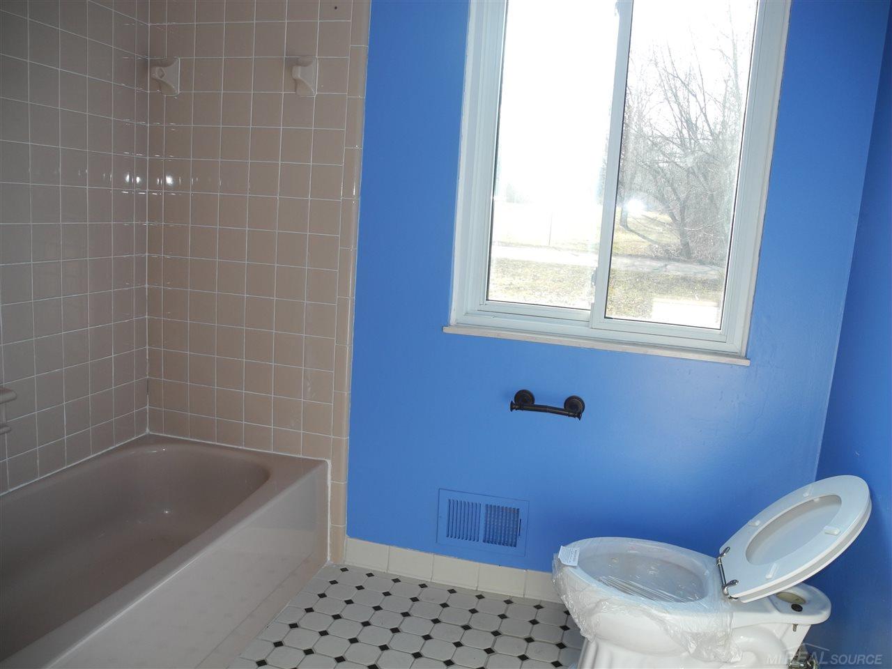 3881 Rohr Road Lake Orion, MI 48359 - Photo 4 of 12