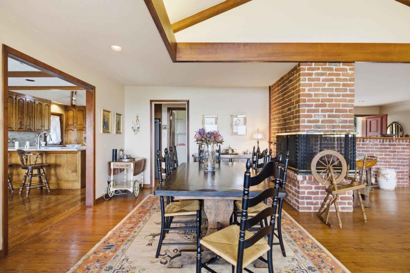 1407 Carlton Road Hillsborough, CA 94010 - Photo 12 of 28