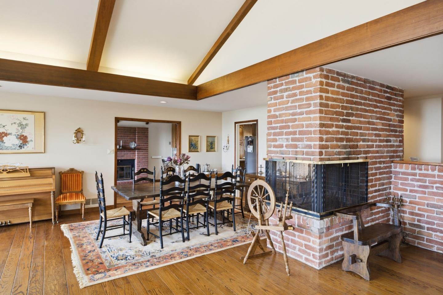 1407 Carlton Road Hillsborough, CA 94010 - Photo 13 of 28