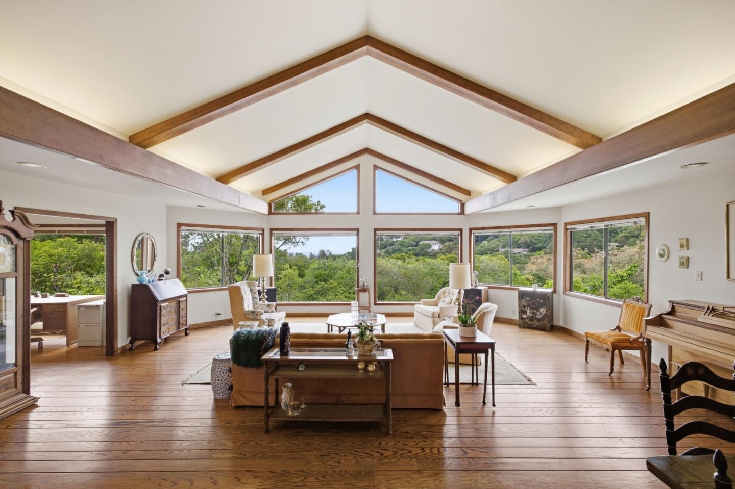 1407 Carlton Road Hillsborough, CA 94010 - Photo 14 of 28