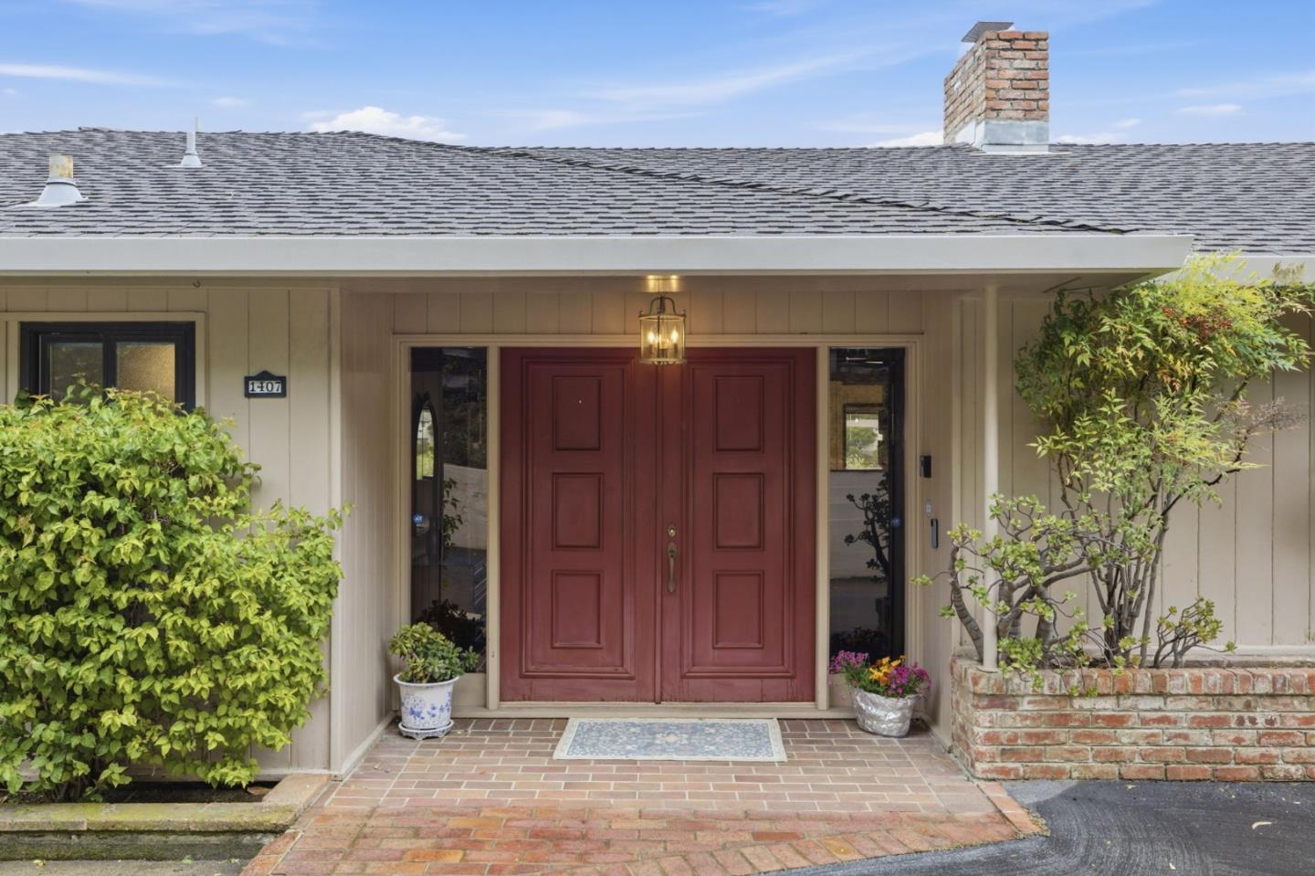 1407 Carlton Road Hillsborough, CA 94010 - Photo 2 of 28