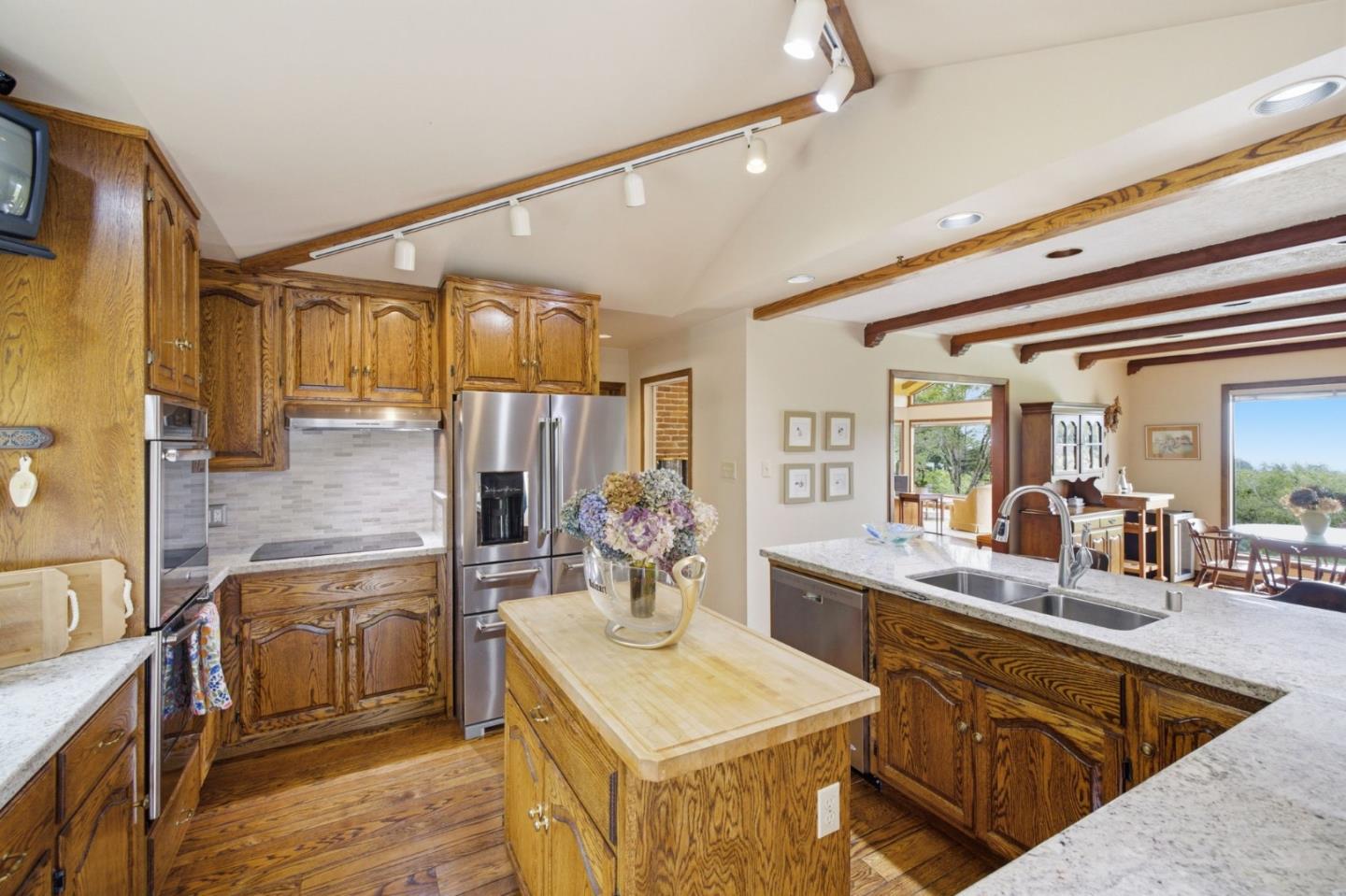 1407 Carlton Road Hillsborough, CA 94010 - Photo 21 of 28