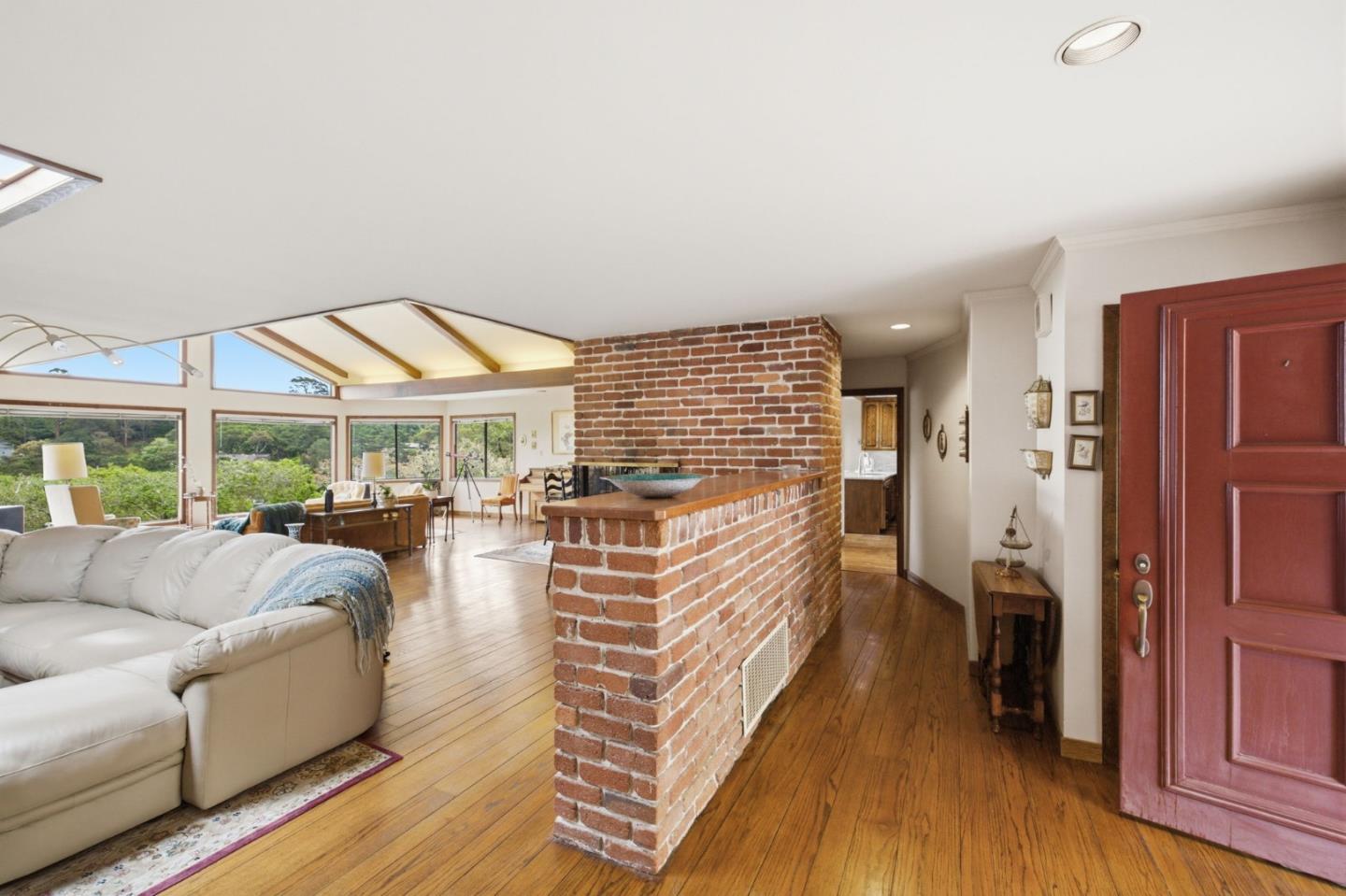 1407 Carlton Road Hillsborough, CA 94010 - Photo 8 of 28