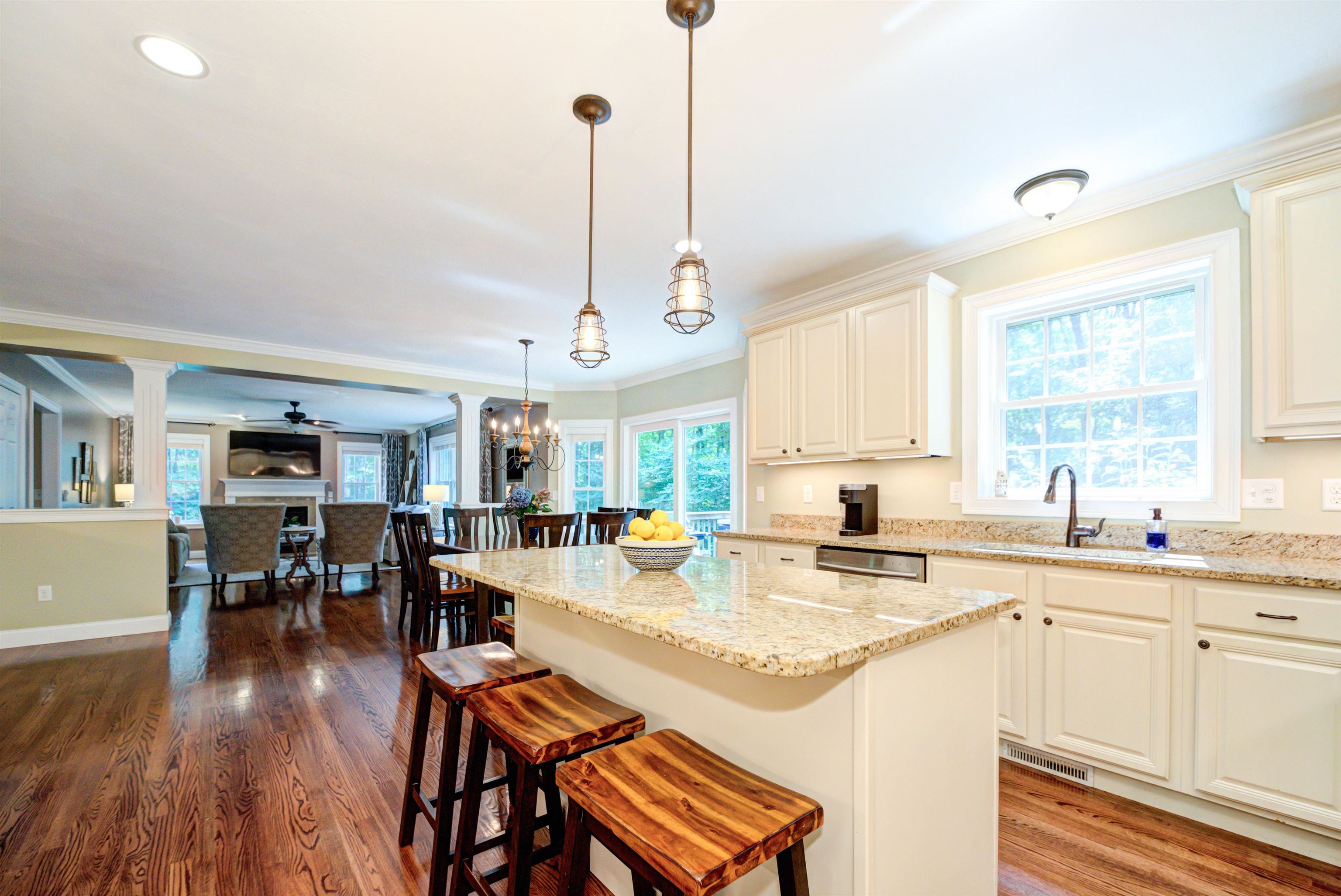 27 Cardiff Road Windham, NH 03087 - Photo 4 of 35