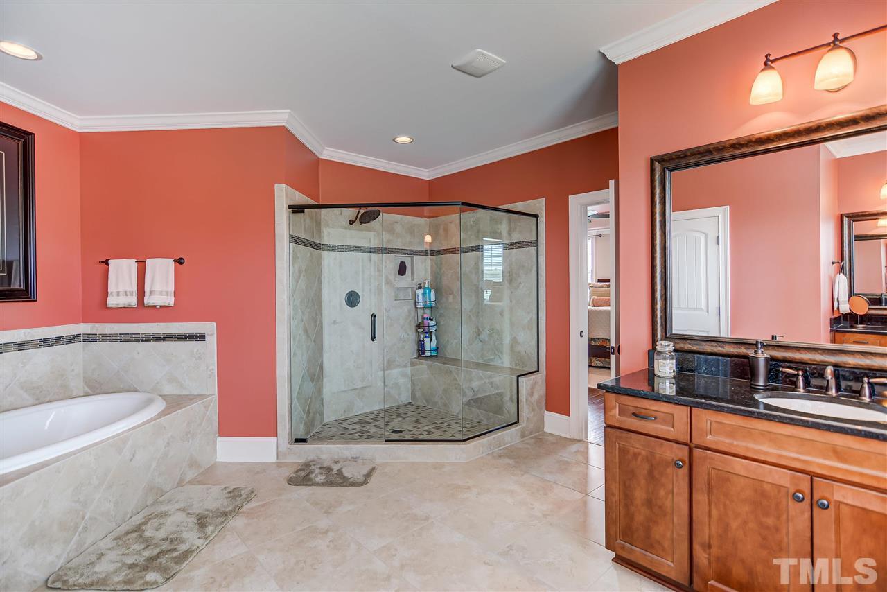 5028 Fanyon Way Raleigh, NC 27612 - Photo 12 of 26 Gallery Image 12