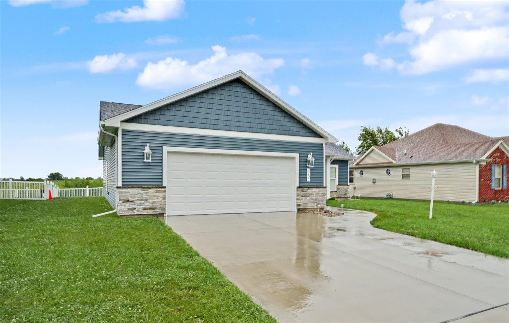 3704 Boulder Ridge Drive Champaign, IL 61822 - Photo 4 of 36 Gallery Image 4