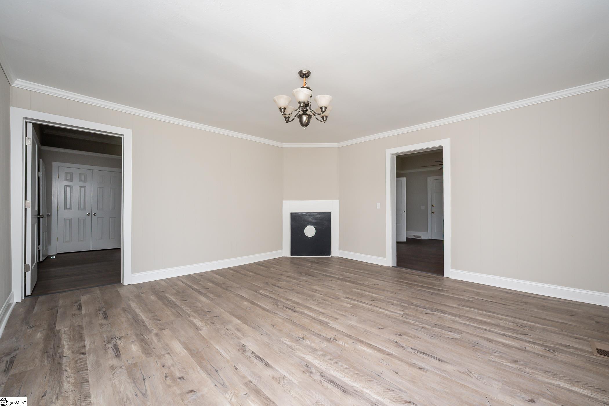 443 South 285 Woodruff, SC 29388 - Photo 11 of 34