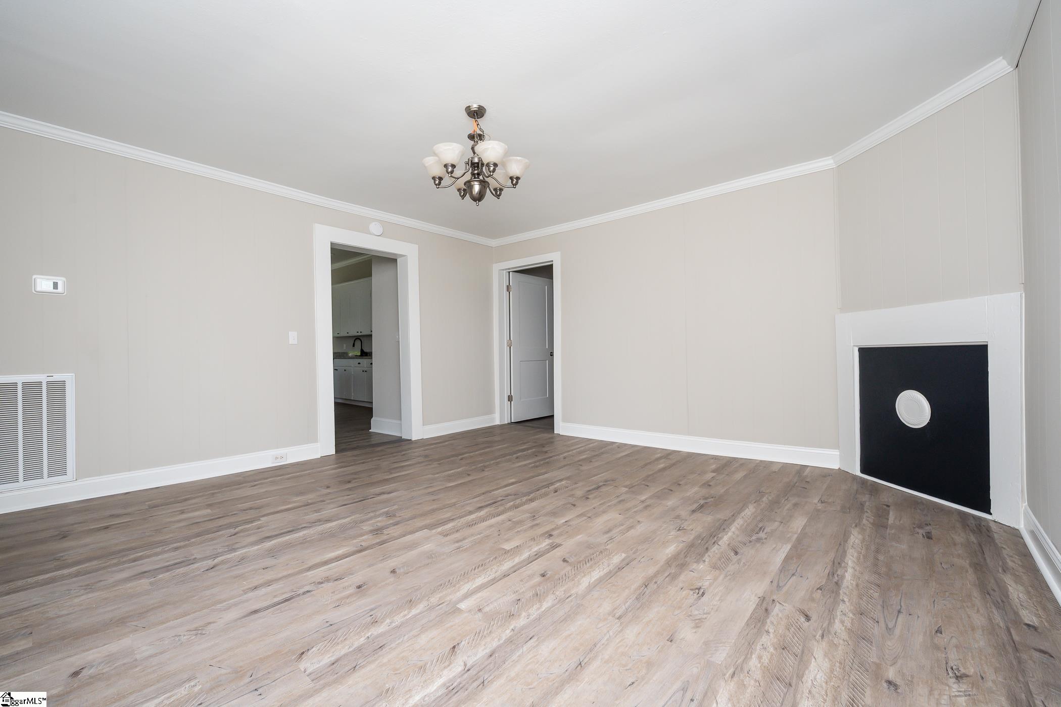 443 South 285 Woodruff, SC 29388 - Photo 10 of 34