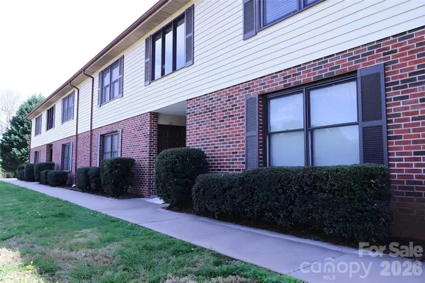 $114,000 | 525 Southwest 12th Street Southwest, Unit 29, Hickory, NC 28602