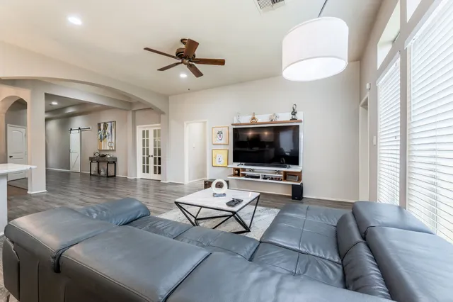 $2,600 | 10923 Starling Creek Drive, Richmond, TX 77406