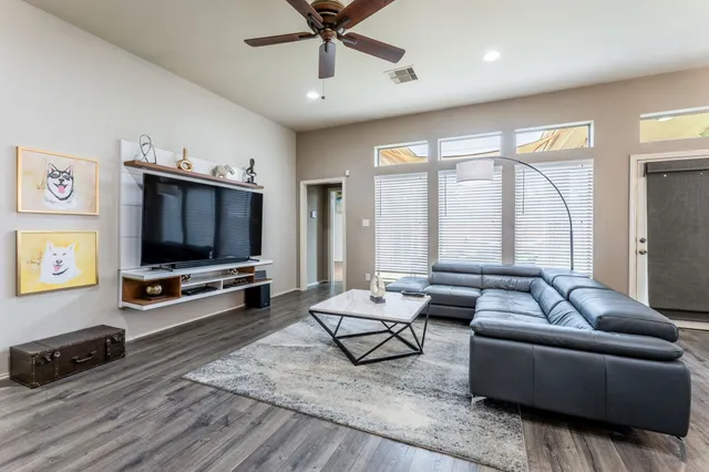 $2,600 | 10923 Starling Creek Drive, Richmond, TX 77406