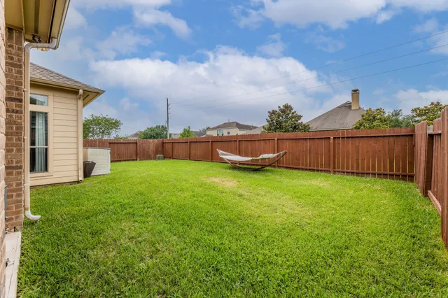 $2,600 | 10923 Starling Creek Drive, Richmond, TX 77406