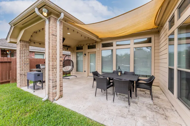 $2,600 | 10923 Starling Creek Drive, Richmond, TX 77406