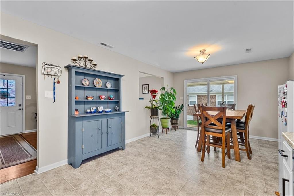 601 Runyon Drive High Point, NC 27260 - Photo 14 of 47