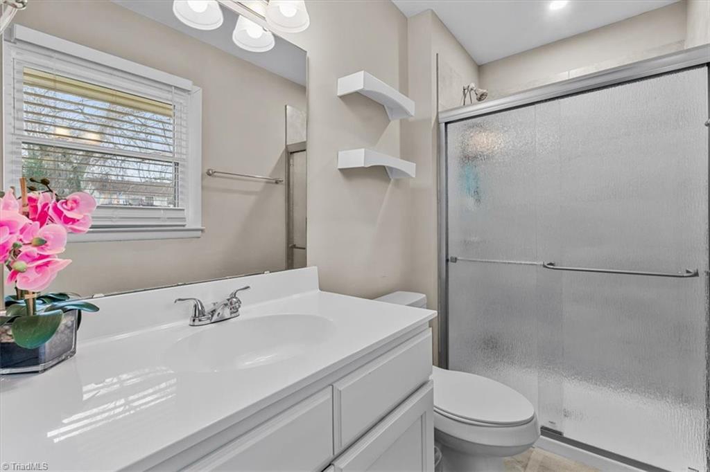 601 Runyon Drive High Point, NC 27260 - Photo 21 of 47