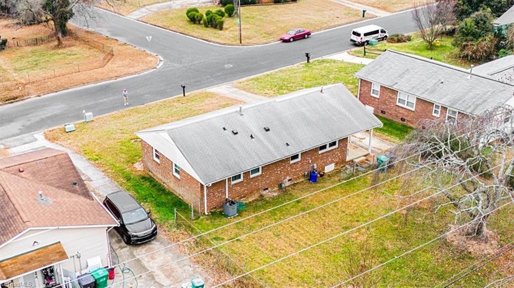 601 Runyon Drive High Point, NC 27260 - Photo 39 of 47