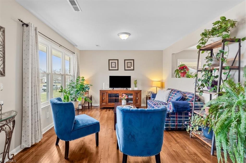 601 Runyon Drive High Point, NC 27260 - Photo 5 of 47